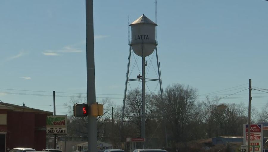 Latta town council_ Town shouldn't be footing mayor's health insurance bill (Image 1)_52852