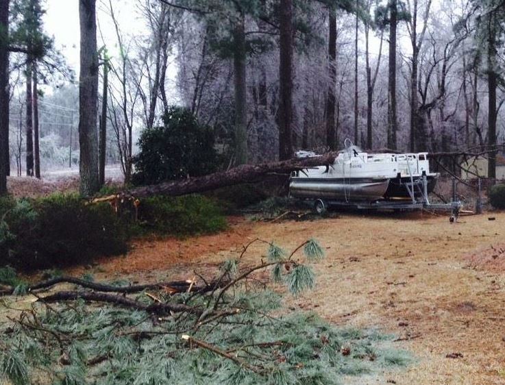 Storm moving out of SC, leaving power outages behind (Image 1)_53099