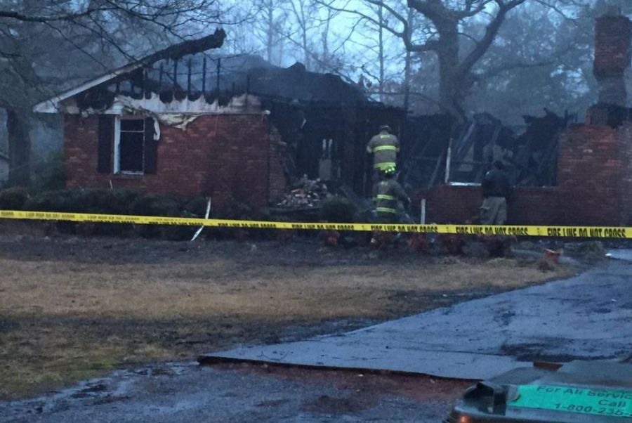 Baby among three killed in two fires in Kingstree (Image 1)_53965