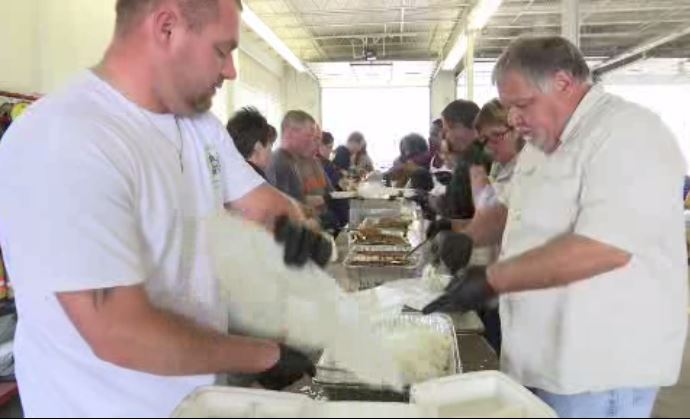 Pee Dee Police group holds fundraiser for police chief whose home burned (Image 1)_55302