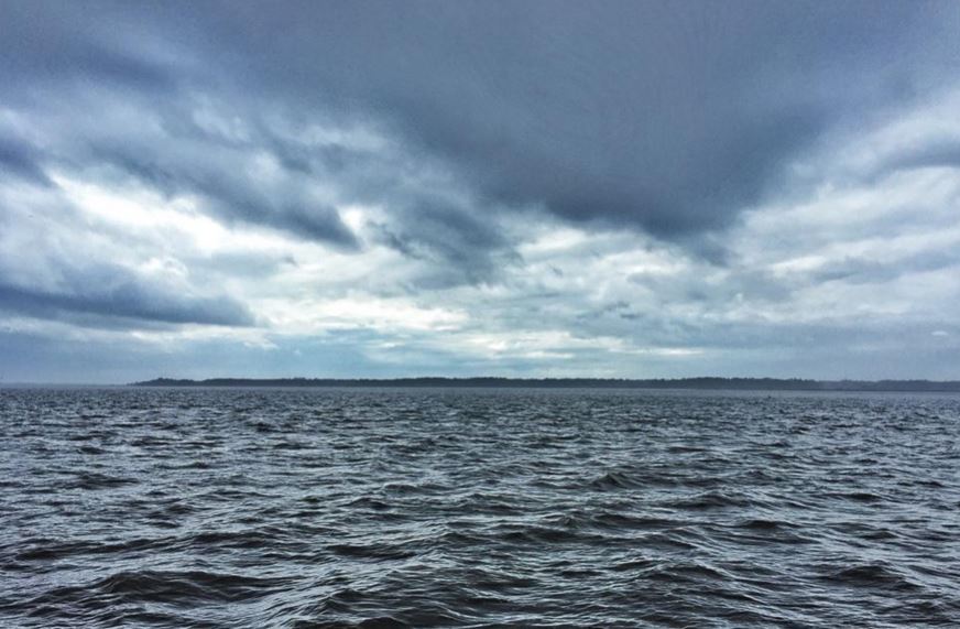 3 rescued after their boat sinks in Winyah Bay near Georgetown (Image 1)_57361