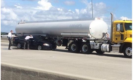 Car trapped under tanker closes main Charleston bridge for 8 hours (Image 1)_58950