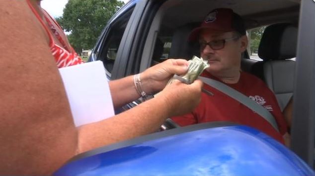 Carolina Country Music Fest charges big bucks to park (Image 1)_59639