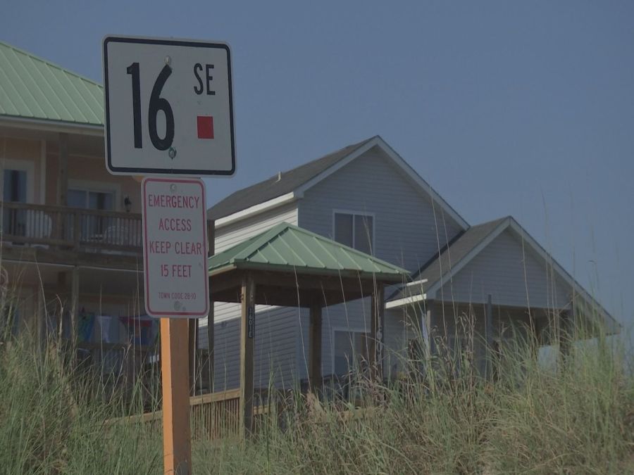 Witnesses help after shark attack in North Carolina (Image 1)_60226