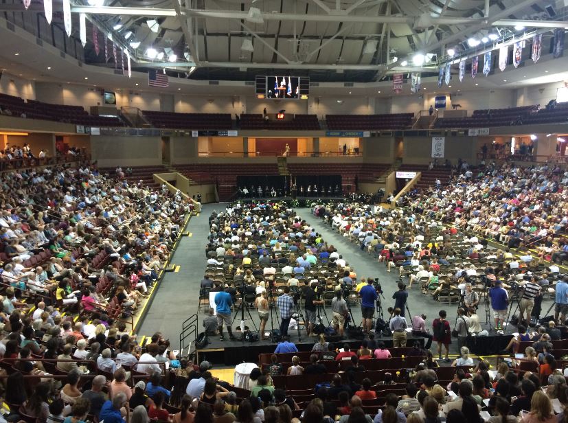 Charleston mourns the loss of nine victims, seeks solace in prayer (Image 1)_60494