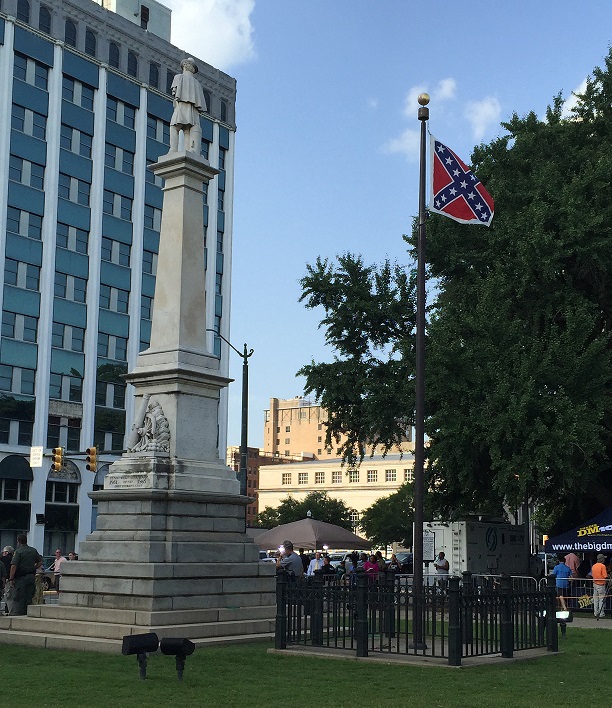 Confederate flag on its last day_72743