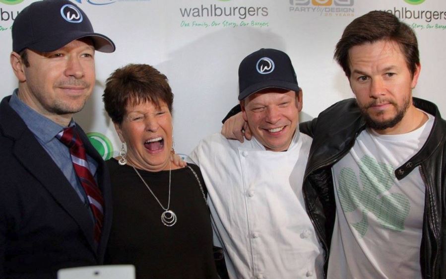 wahlburgers_196285