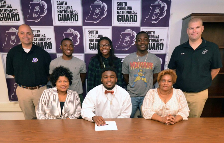 Three DHS athletes sign letters of intent 6_231392