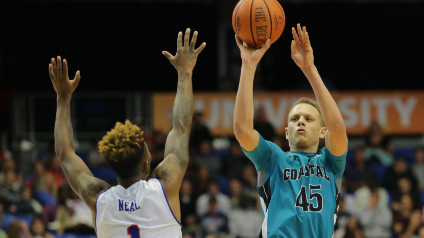 NCAA Basketball_ Coastal Carolina at Texas-Arlington_335234