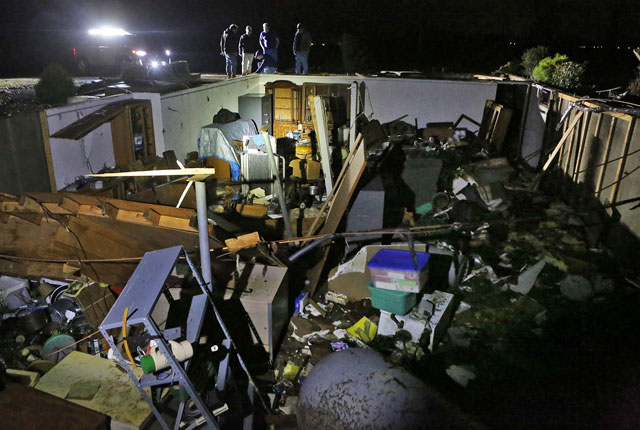 Tornado damage in central US_361146