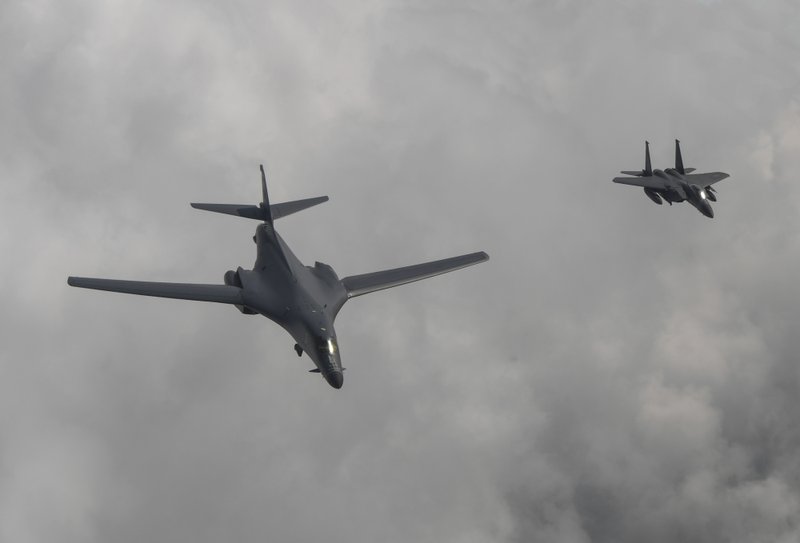 us-air-force-b-1b-bomber_450704