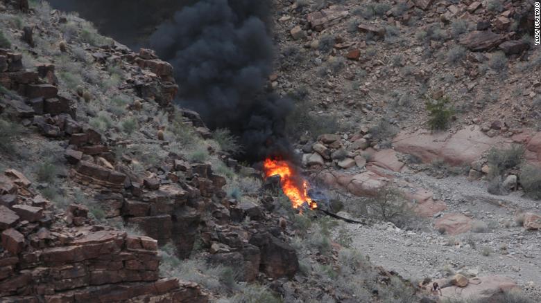 180211100043-01-helicopter-fire-grand-canyon-exlarge-169_1518375243088.jpg