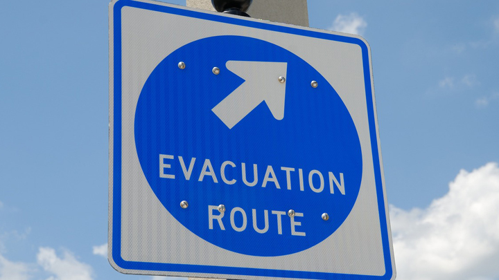 evacuation-sign-1738375_1280_1536667091701.jpg