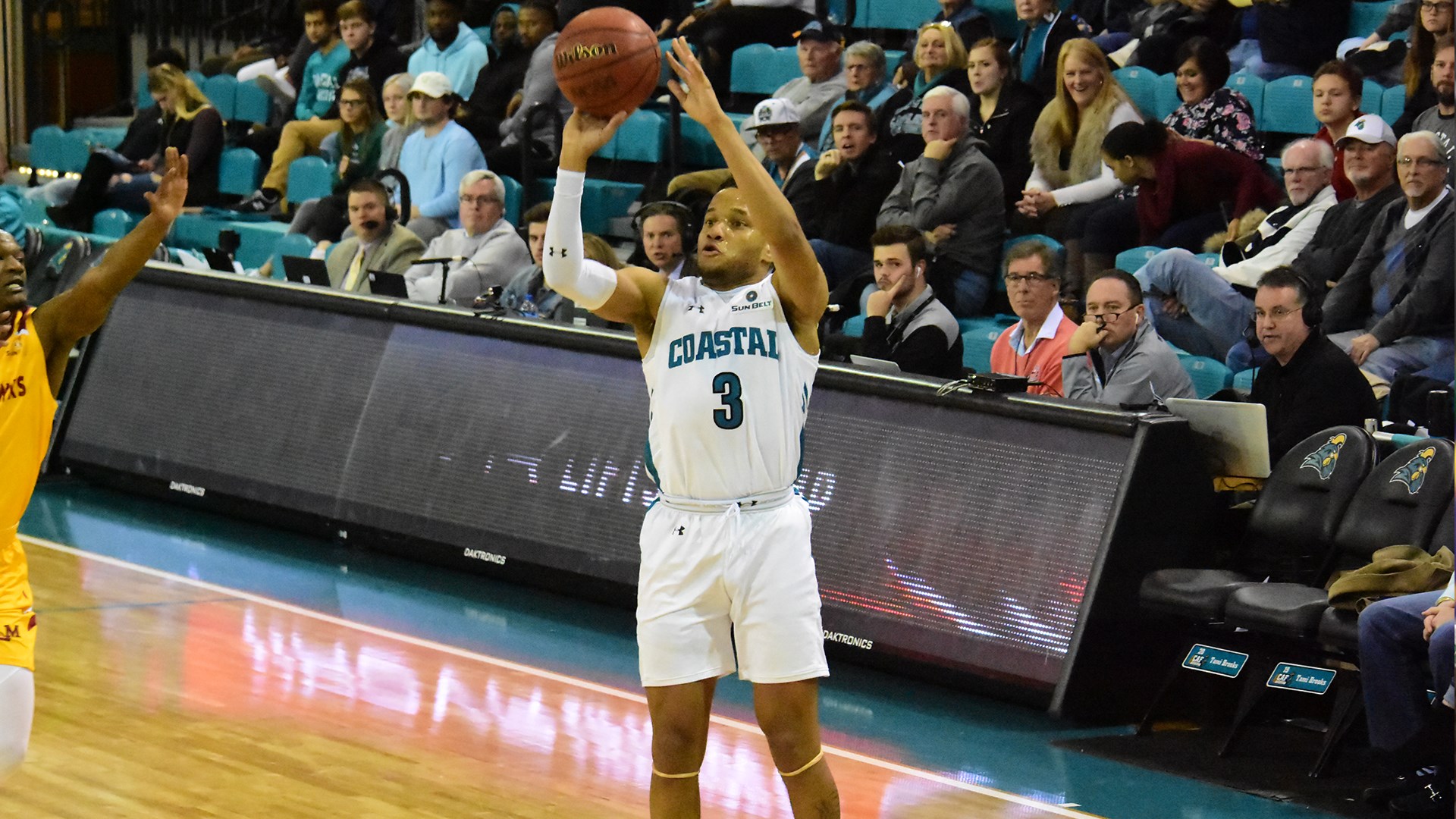 Coastal Defeats ULM, 92-81_1548994355847.jpg.jpg