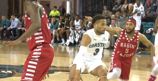 Devante Jones Leads Chants Over ULL